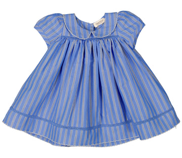 Comfortable short-sleeved baby dress with a good fit